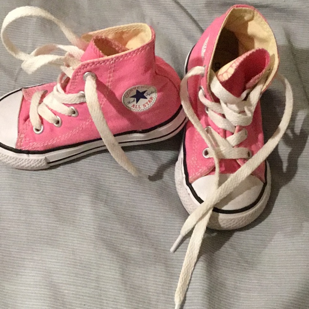 Pink toddler converse sneaker